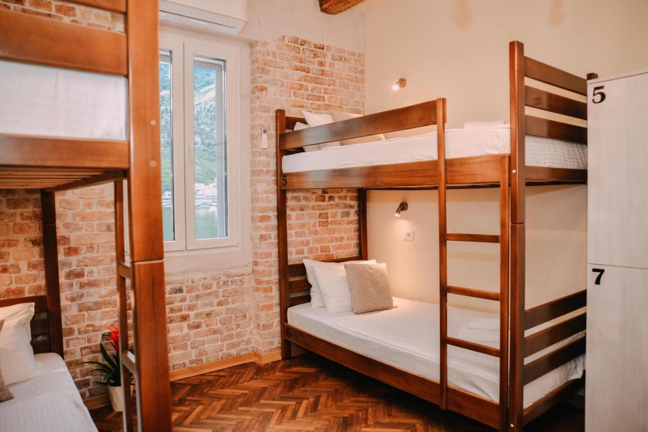 Step To Kotor Bay Guesthouse מראה חיצוני תמונה