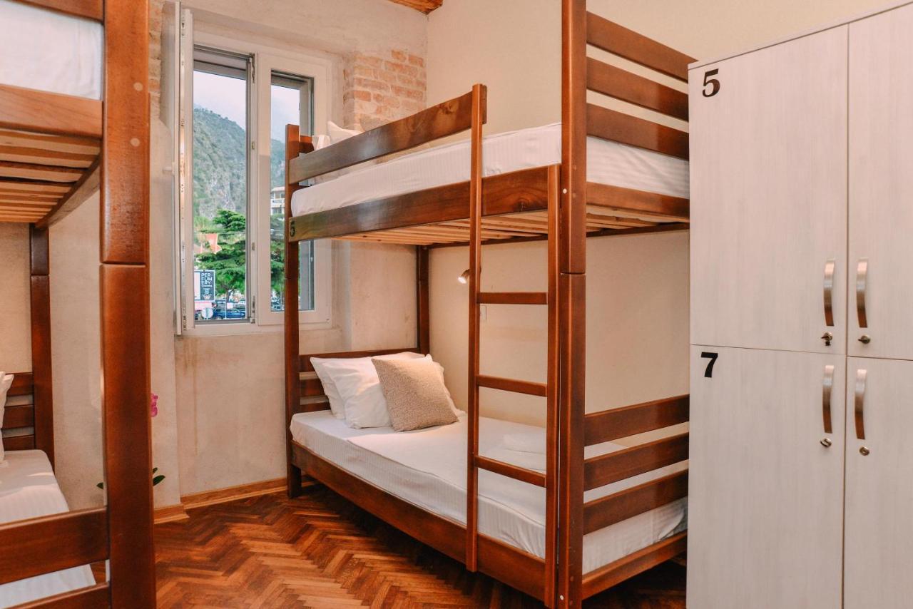 Step To Kotor Bay Guesthouse מראה חיצוני תמונה